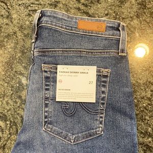 NEW - Size 27 AG Farrah Skinny Ankle